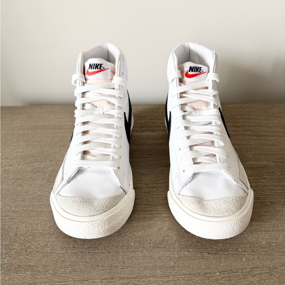 Nike Blazer Mid ‘77 Vintage Sneakers in Black & White Size Men 7/ Women 8.5 - Picture 3 of 8